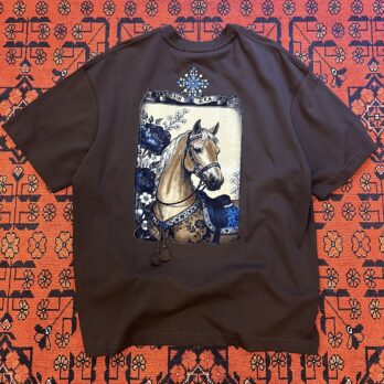 Kahverengi Horse Patçh Püskül T-shirt