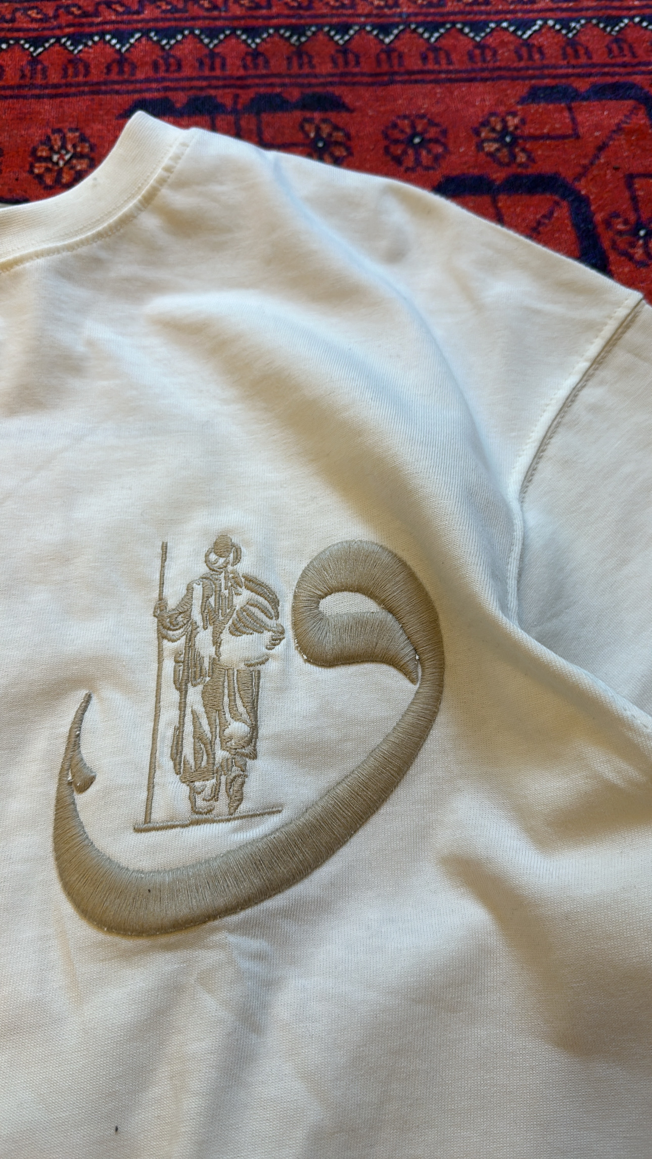 Ekru Vav Nakışlı Patçh T-shirt - Görsel 3