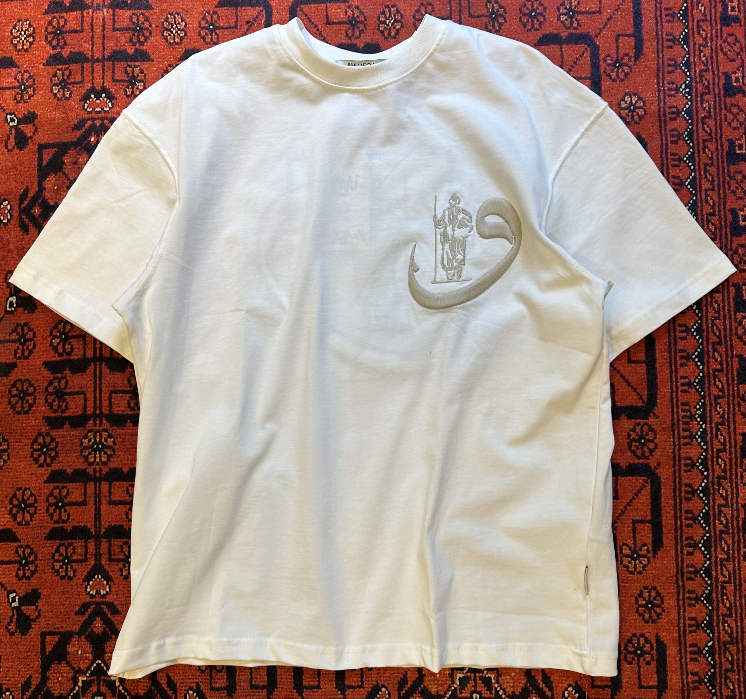 Ekru Vav Nakışlı Patçh T-shirt - Görsel 2