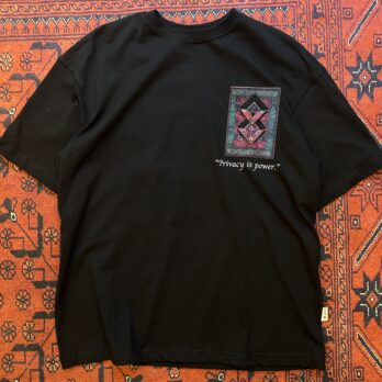 Siyah Privacy Halı Patçh T-shirt