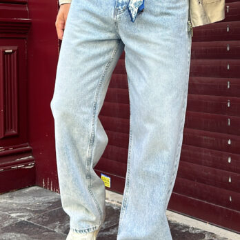 Buz Mavi Yıkamalı Baggy Jean Aksesuar Detaylı